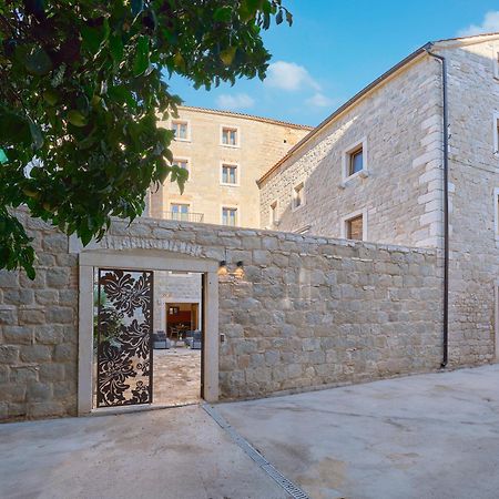 Central Heritage Hotel Сплит Экстерьер фото