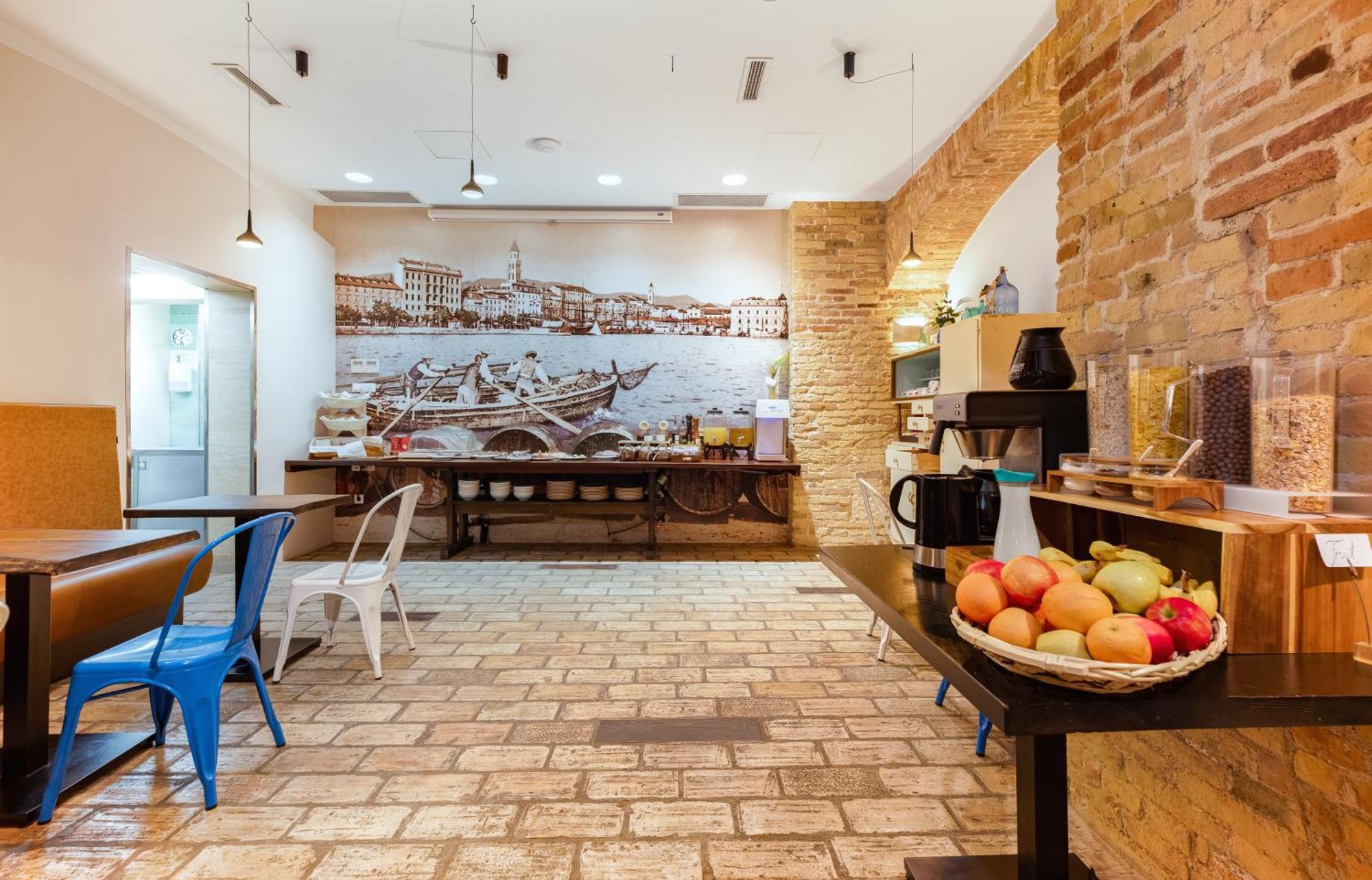 Central Heritage Hotel Сплит Экстерьер фото